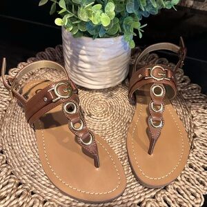 Tan thong sandals